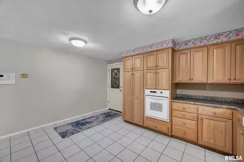 Kitchen - 217 E Lake Shore Dr, Edelstein, IL 61526 photo 3 of 3