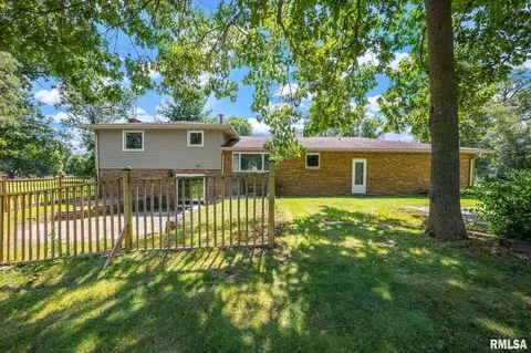 Exterior - 217 E Lake Shore Dr, Edelstein, IL 61526 photo 2 of 5