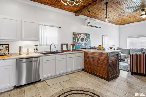 Kitchen - 101 Ash St, Herrin, IL 62948 photo 3 of 5