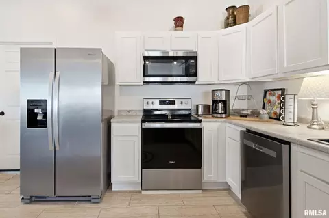 Kitchen - 101 Ash St, Herrin, IL 62948 photo 5 of 5