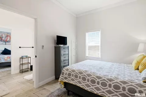 Bedroom - 101 Ash St, Herrin, IL 62948 photo 2 of 6