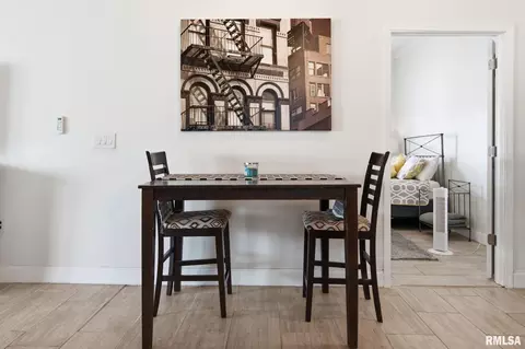 Dining - 101 Ash St, Herrin, IL 62948 photo 1 of 1