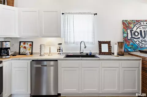 Kitchen - 101 Ash St, Herrin, IL 62948 photo 2 of 5