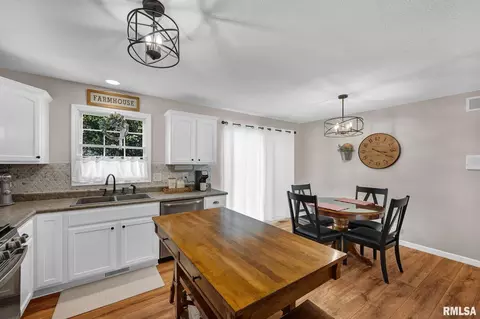 Kitchen - 11434 N Northtrail Dr, Dunlap, IL 61525 photo 3 of 3
