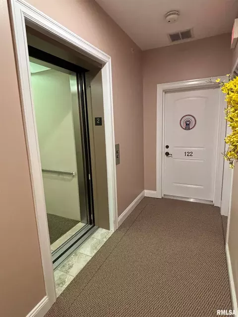 Entry Way - 122 Eagle Rdg, Washington, IL 61571 photo 1 of 3