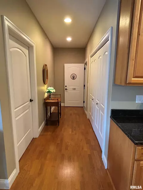Entry Way - 122 Eagle Rdg, Washington, IL 61571 photo 3 of 3