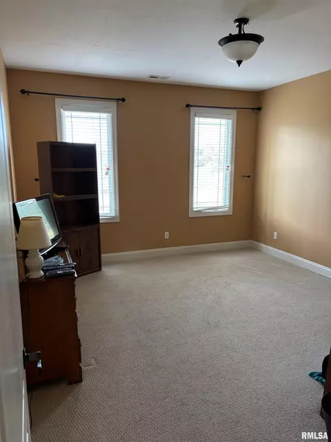Bedroom - 122 Eagle Rdg, Washington, IL 61571 photo 4 of 8