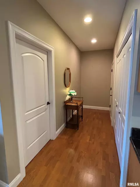 Entry Way - 122 Eagle Rdg, Washington, IL 61571 photo 2 of 3