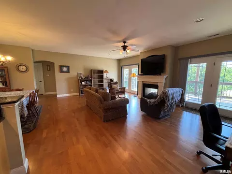 Living - 122 Eagle Rdg, Washington, IL 61571 photo 2 of 3