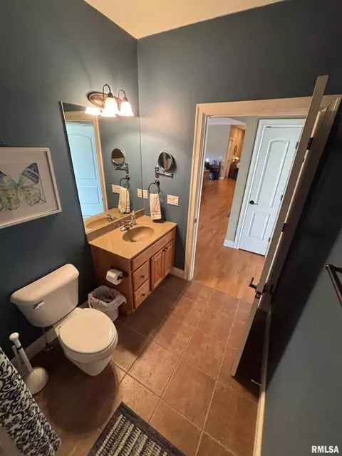 Bath - 122 Eagle Rdg, Washington, IL 61571 photo 7 of 7