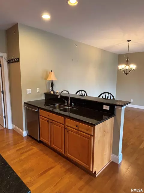 Kitchen - 122 Eagle Rdg, Washington, IL 61571 photo 5 of 6