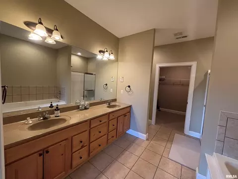 Bath - 122 Eagle Rdg, Washington, IL 61571 photo 1 of 7