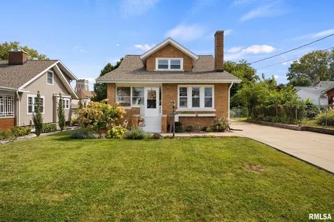 209 S Market St, Washington, IL 61571