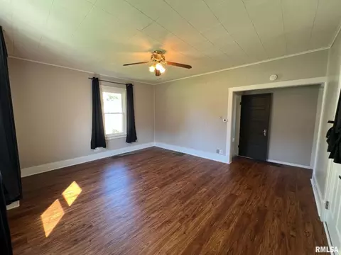 Living - 324 E Summit St, Macomb, IL 61455 photo 3 of 3