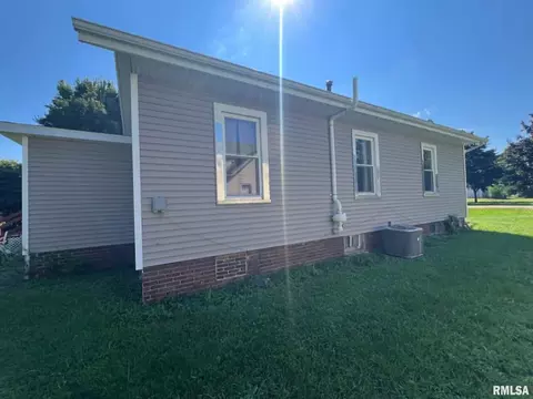 Other - 324 E Summit St, Macomb, IL 61455 photo 2 of 7