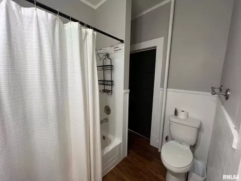 Bath - 324 E Summit St, Macomb, IL 61455 photo 1 of 1