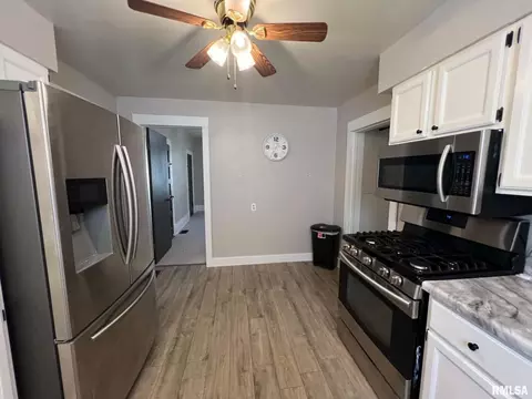 Kitchen - 324 E Summit St, Macomb, IL 61455 photo 3 of 3