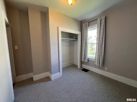 Bedroom - 324 E Summit St, Macomb, IL 61455 photo 4 of 5