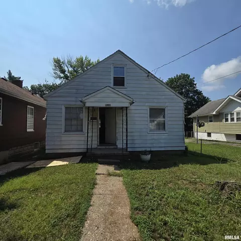 2612 W Latrobe St, Peoria, IL 61605