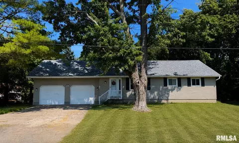 3105 Bloomington Rd, East Peoria, IL 61611