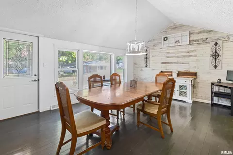 Dining - 600 S 29th St, Herrin, IL 62948 photo 1 of 1