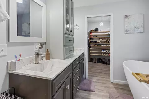 Bath - 600 S 29th St, Herrin, IL 62948 photo 1 of 6