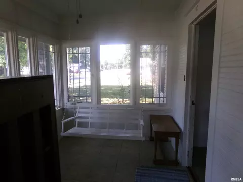 Exterior - 1315 W Monroe St, Herrin, IL 62948 photo 5 of 5