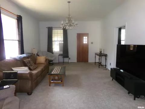 Living - 1315 W Monroe St, Herrin, IL 62948 photo 4 of 4