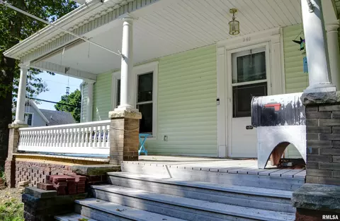 Exterior - 340 S Randolph St, Macomb, IL 61455 photo 3 of 6
