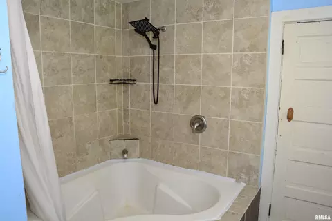Bath - 340 S Randolph St, Macomb, IL 61455 photo 2 of 2