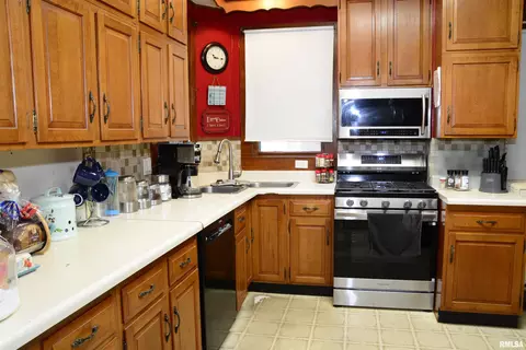 Kitchen - 340 S Randolph St, Macomb, IL 61455 photo 1 of 2