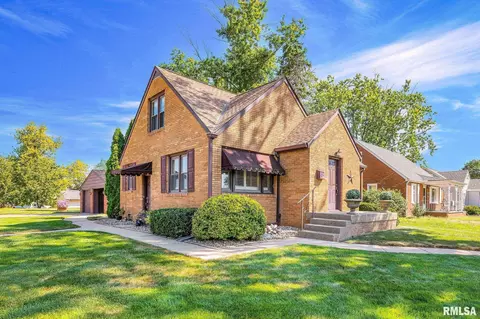 Exterior - 801 E Kay St, Morton, IL 61550 photo 4 of 7