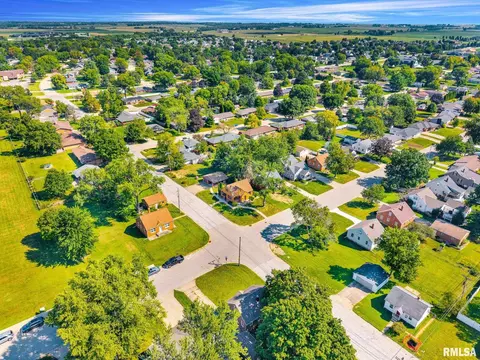 View/Area - 801 E Kay St, Morton, IL 61550 photo 7 of 9