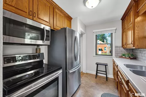 Kitchen - 801 E Kay St, Morton, IL 61550 photo 3 of 3