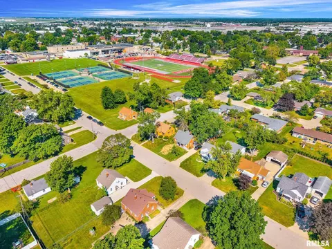 View/Area - 801 E Kay St, Morton, IL 61550 photo 6 of 9