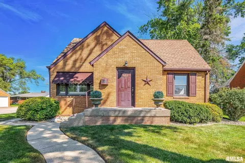 Exterior - 801 E Kay St, Morton, IL 61550 photo 2 of 7