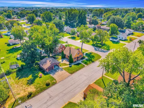 View/Area - 801 E Kay St, Morton, IL 61550 photo 3 of 9