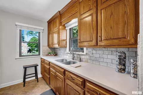 Kitchen - 801 E Kay St, Morton, IL 61550 photo 1 of 3