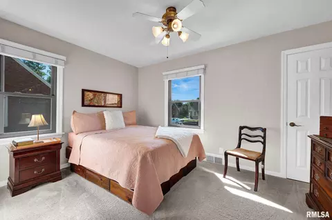 Bedroom - 801 E Kay St, Morton, IL 61550 photo 1 of 5