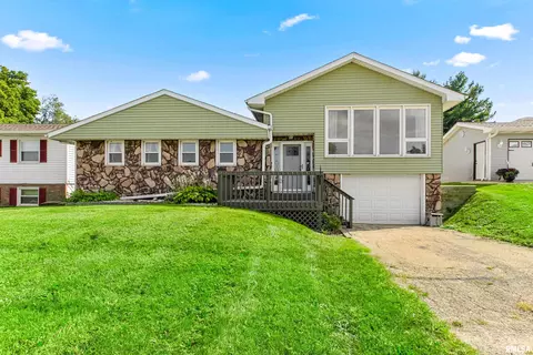 104 Par 3 Ln, East Peoria, IL 61611