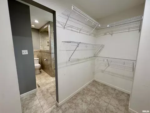 Other - 524 Meadow Dr, Macomb, IL 61455 photo 6 of 12