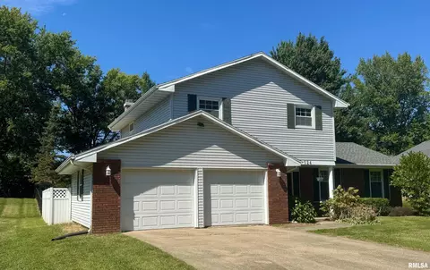 Exterior - 524 Meadow Dr, Macomb, IL 61455 photo 4 of 8