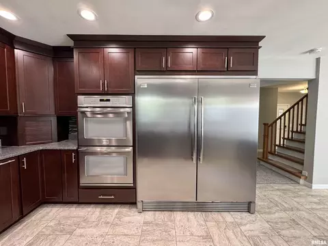 Kitchen - 524 Meadow Dr, Macomb, IL 61455 photo 3 of 6