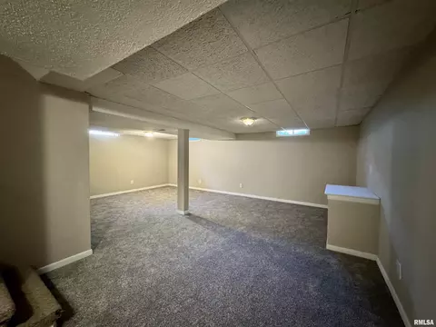 Other - 524 Meadow Dr, Macomb, IL 61455 photo 7 of 12