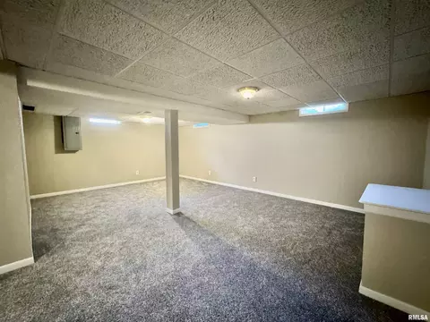 Other - 524 Meadow Dr, Macomb, IL 61455 photo 8 of 12