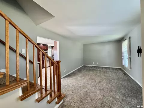 Living - 524 Meadow Dr, Macomb, IL 61455 photo 1 of 4
