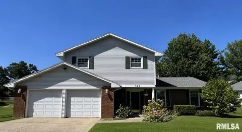 Exterior - 524 Meadow Dr, Macomb, IL 61455 photo 2 of 8