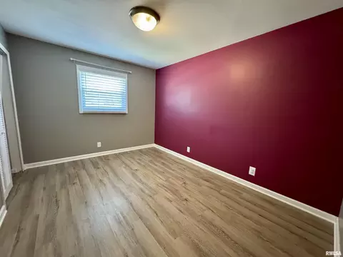 Bedroom - 524 Meadow Dr, Macomb, IL 61455 photo 2 of 5