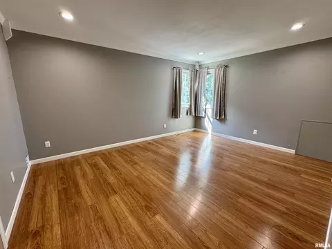 Living - 524 Meadow Dr, Macomb, IL 61455 photo 4 of 4