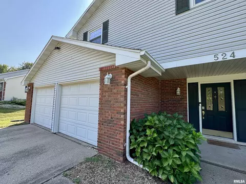 Exterior - 524 Meadow Dr, Macomb, IL 61455 photo 5 of 8